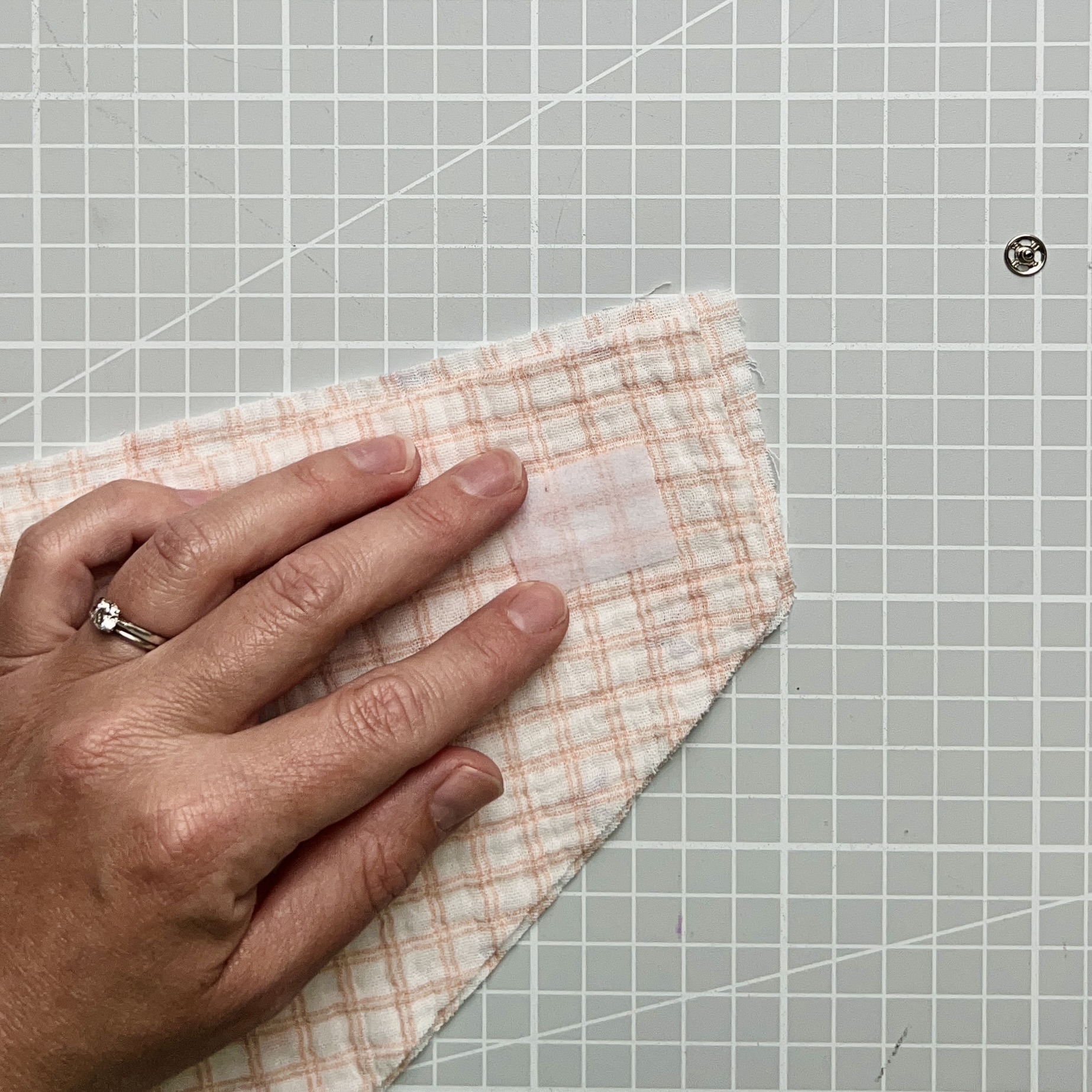 Baby Musselin Halstuch nähen - Dreieckstuch für Anfänger